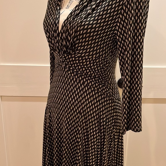 Dress - Picture 6 of 6